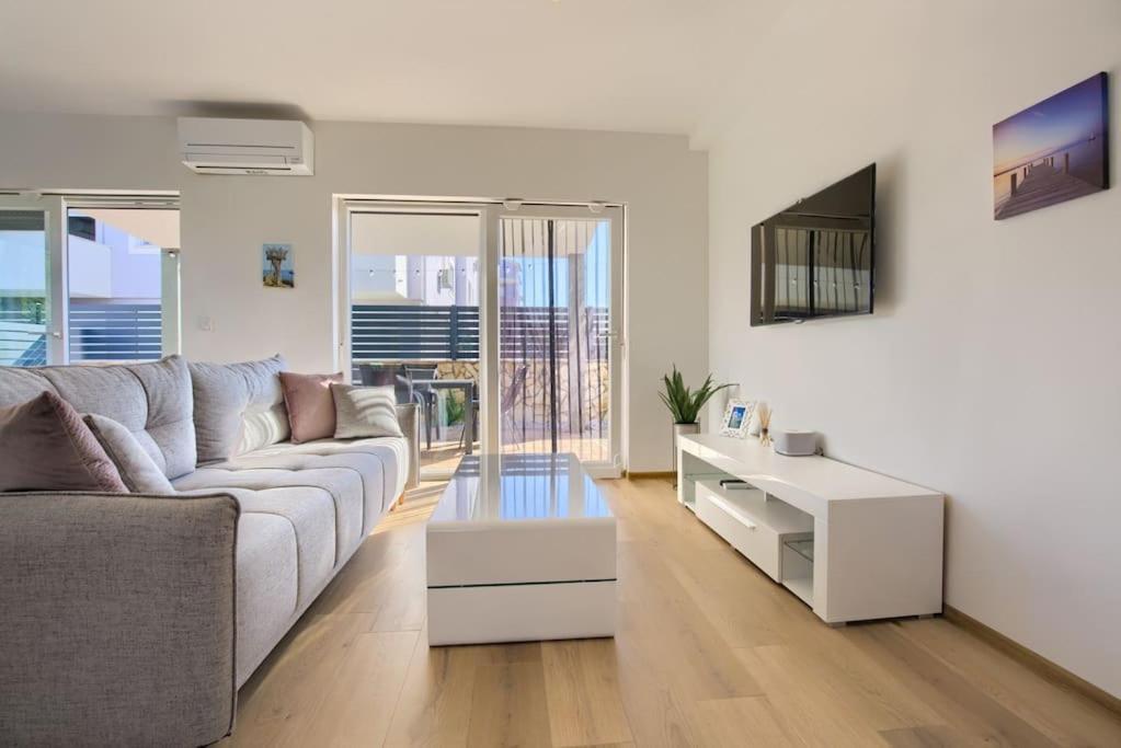 Apartment Sunrise Fuer 6 Personen In Pula-Stinjan Экстерьер фото