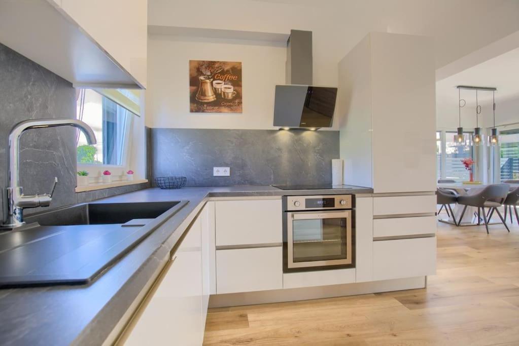 Apartment Sunrise Fuer 6 Personen In Pula-Stinjan Экстерьер фото